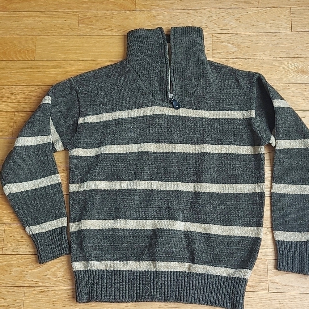 3/$10 Super soft sweater medium